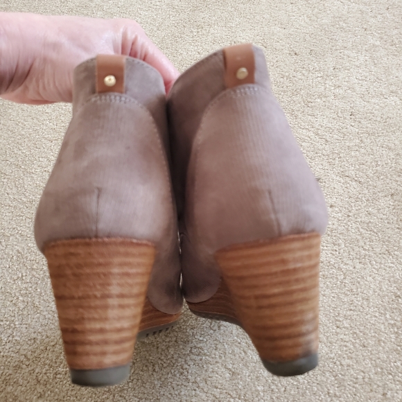 Dr. Scholls Lace Up Wedge Booties - Picture 5 of 6